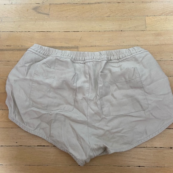 Aritzia Community Habitus Linen Shorts Sz M - Picture 5 of 5